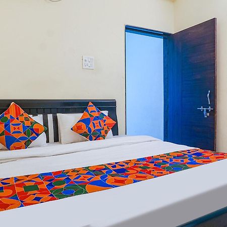 Talegaon Dabhade Fabexpress Vaishnav Inn מראה חיצוני תמונה