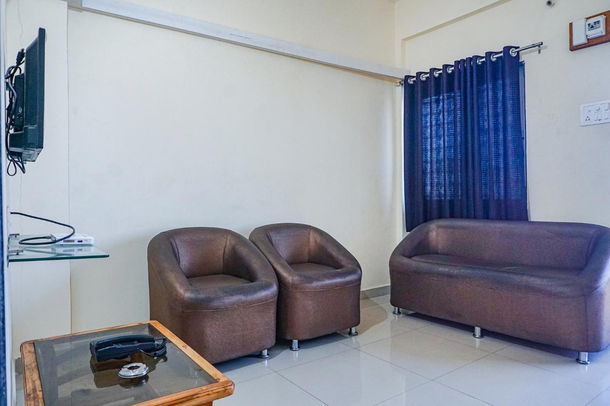 Talegaon Dabhade Fabexpress Vaishnav Inn מראה חיצוני תמונה