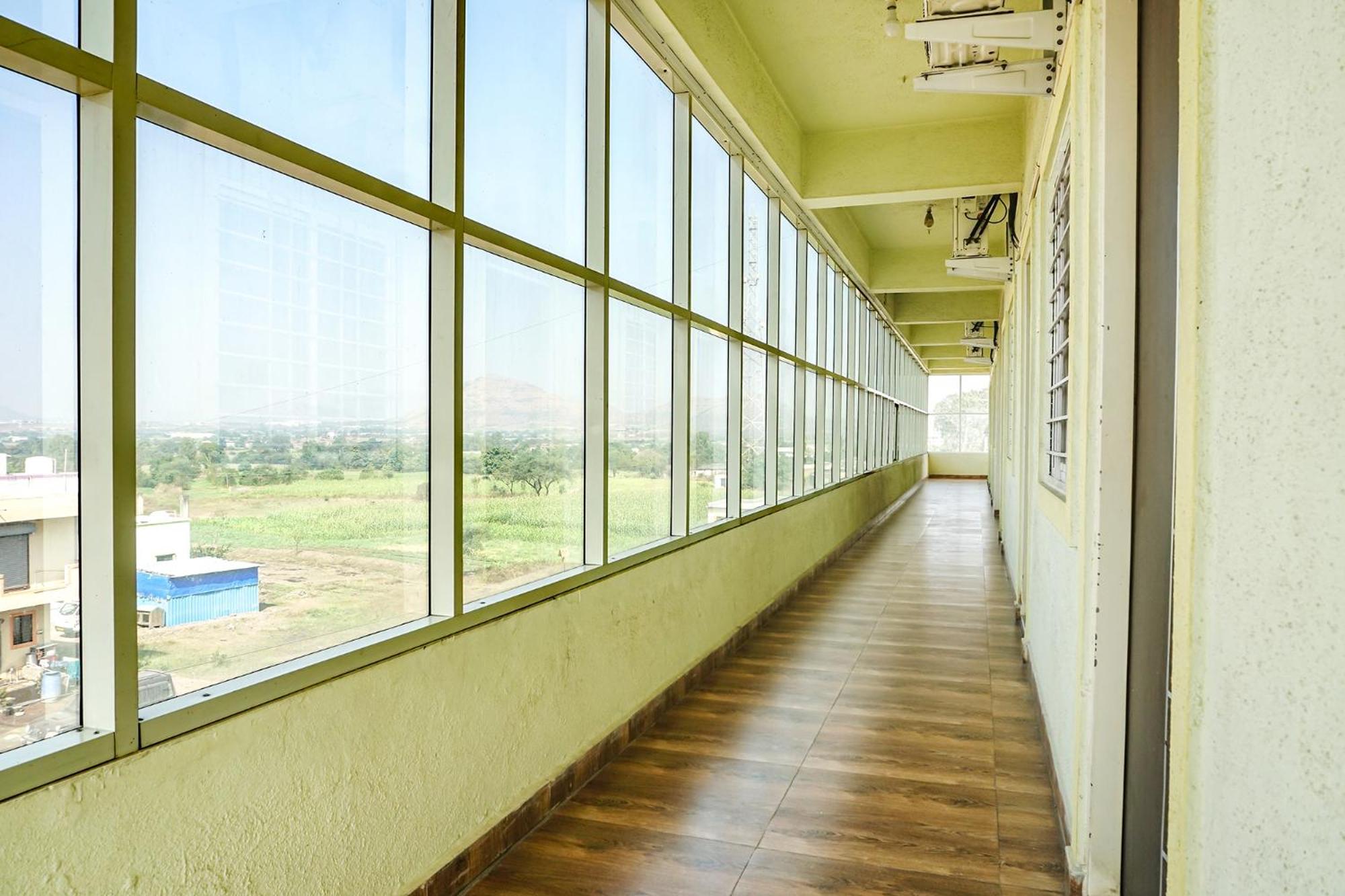 Talegaon Dabhade Fabexpress Vaishnav Inn מראה חיצוני תמונה