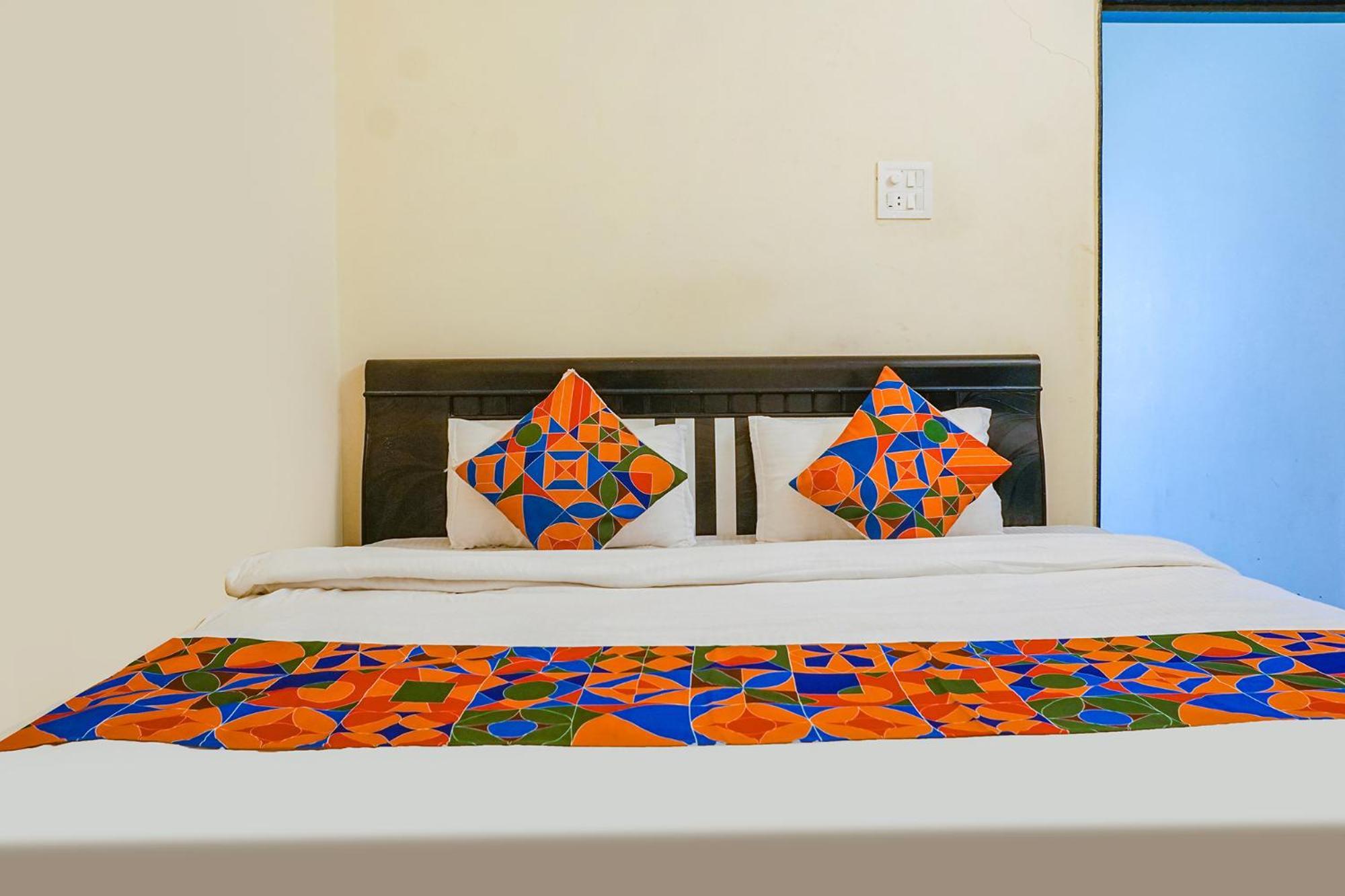 Talegaon Dabhade Fabexpress Vaishnav Inn מראה חיצוני תמונה