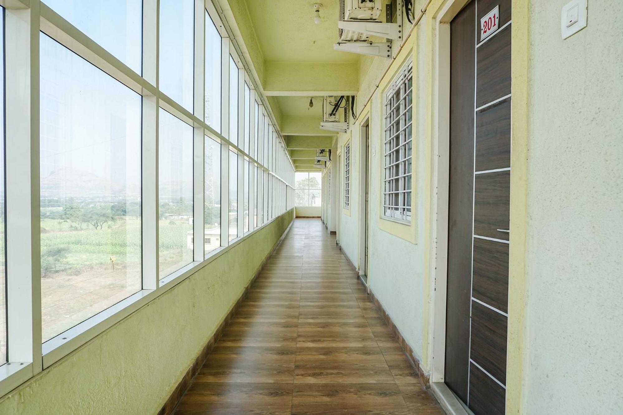 Talegaon Dabhade Fabexpress Vaishnav Inn מראה חיצוני תמונה